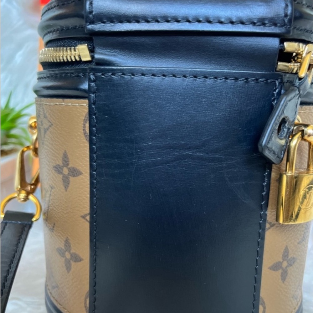 Louis Vuitton Monogram Reverse Handbag - Picture 13 of 14